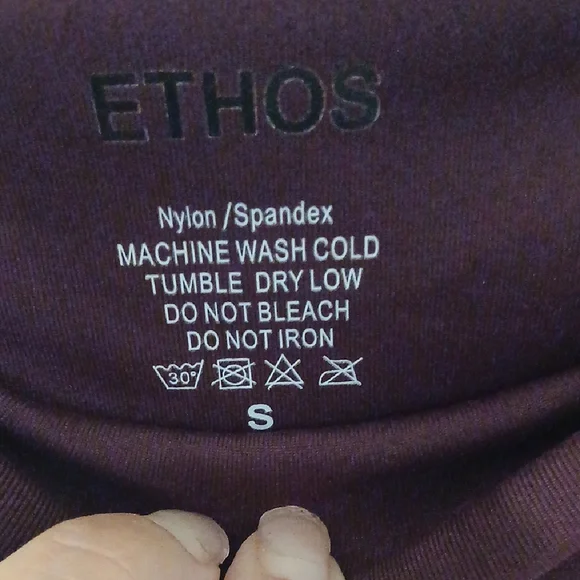 Chic Burgundy High-Rise Leggings - Picture 2 of 7